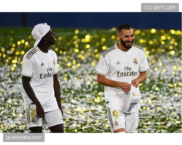 本泽马战术角色与贡献度解析：被高估还是低估？