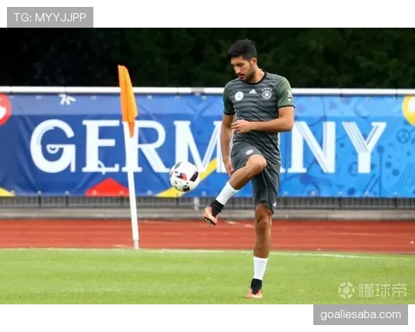 接管禁区前插撕开后防线，穆勒本赛季比上季更偏助攻